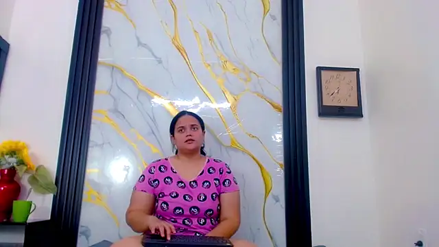 Snapshot of brunnette_hot chatting on 05/09/26, 11:26 brunnette hot online show from 05/09/26, 11:26