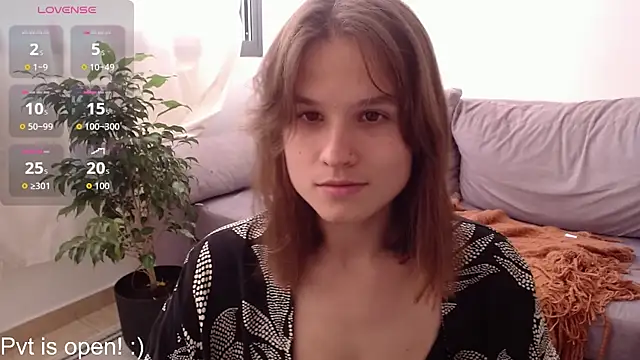 Snapshot of Your_Hand_In_mine chatting on 12/15/25, 07:07 Your Hand In mine online show from 12/15/25, 07:07