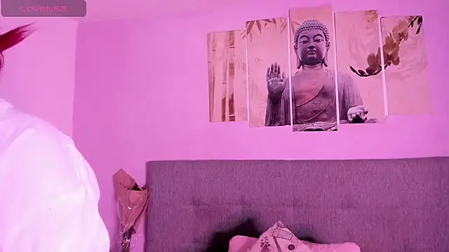 Im Scarlet online show from 03/22/25, 06:03