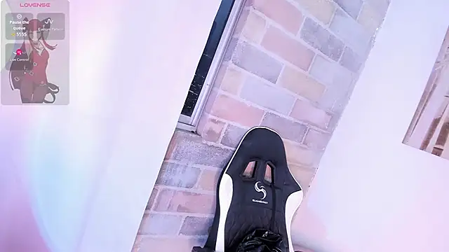 Im Scarlet online show from 10/20/25, 11:05