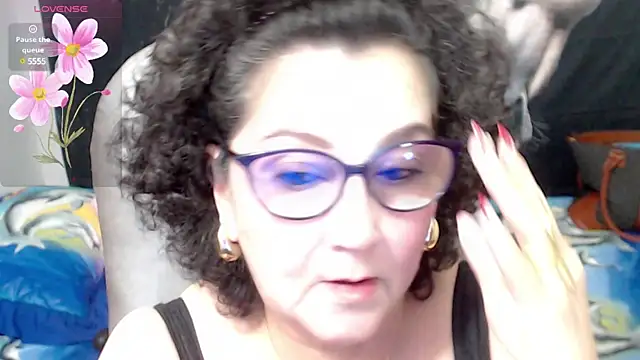 Snapshot of cataleya_mom chatting on 02/18/25, 01:21 cataleya mom online show from 02/18/25, 01:21