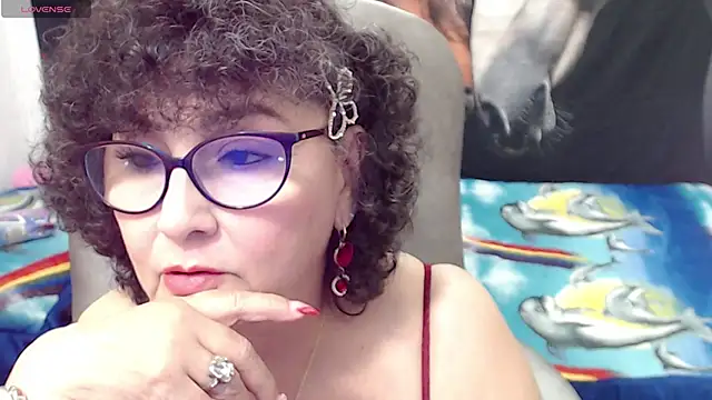 Snapshot of cataleya_mom chatting on 02/21/25, 11:54 cataleya mom online show from 02/21/25, 11:54