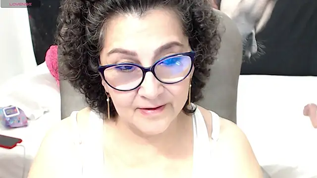 Snapshot of cataleya_mom chatting on 02/25/25, 06:14 cataleya mom online show from 02/25/25, 06:14