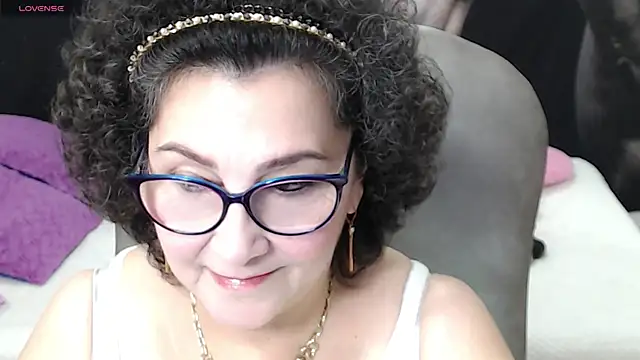 Snapshot of cataleya_mom chatting on 03/02/25, 12:20 cataleya mom online show from 03/02/25, 12:20
