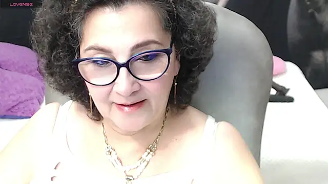 Snapshot of cataleya_mom chatting on 03/02/25, 03:56 cataleya mom online show from 03/02/25, 03:56