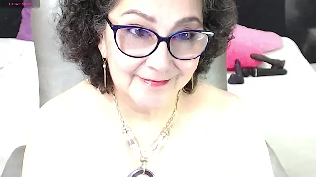 Snapshot of cataleya_mom chatting on 03/02/25, 10:03 cataleya mom online show from 03/02/25, 10:03