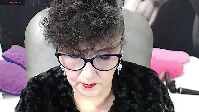 Snapshot of cataleya_mom chatting on 03/02/25, 11:53 cataleya mom online show from 03/02/25, 11:53