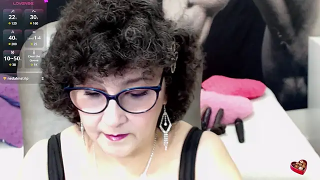 Snapshot of cataleya_mom chatting on 03/17/25, 12:30 cataleya mom online show from 03/17/25, 12:30