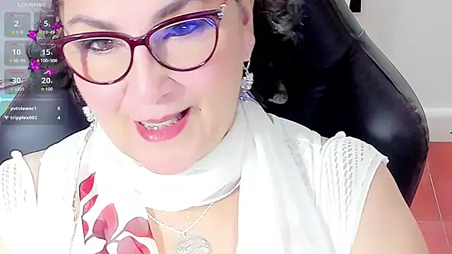 Snapshot of cataleya_mom chatting on 09/10/25, 03:39 cataleya mom online show from 09/10/25, 03:39