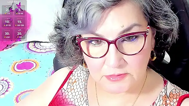 Snapshot of cataleya_mom chatting on 09/26/25, 02:15 cataleya mom online show from 09/26/25, 02:15