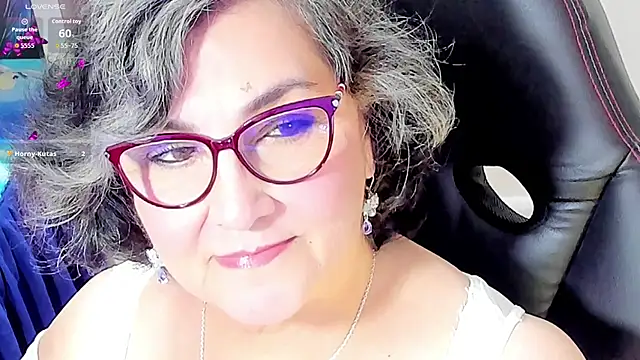 Snapshot of cataleya_mom chatting on 10/02/25, 02:18 cataleya mom online show from 10/02/25, 02:18