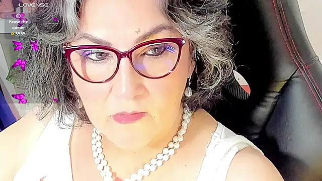 cataleya mom online show from 10/24/25, 11:56