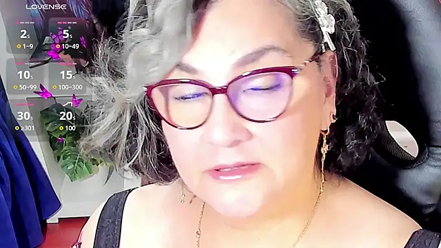 cataleya mom online show from 10/29/25, 11:12