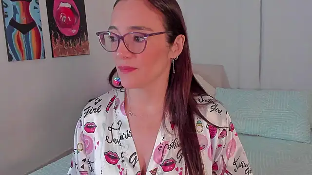 Jessica Herrera  online show from 02/09/26, 10:30