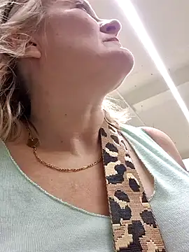 Snapshot of lady_charlyne chatting on 01/14/25, 03:04 lady charlyne online show from 01/14/25, 03:04