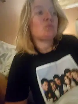 Snapshot of lady_charlyne chatting on 02/26/25, 08:11 lady charlyne online show from 02/26/25, 08:11