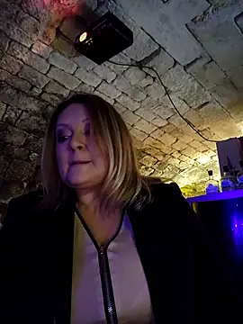 lady charlyne online show from 11/28/25, 08:22