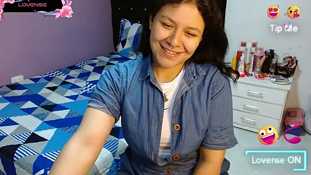 Snapshot of soniafuckboobs chatting on 02/12/25, 12:44 soniafuckboobs online show from 02/12/25, 12:44