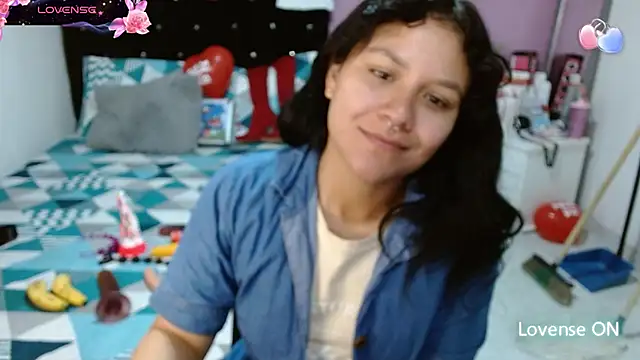 Snapshot of soniafuckboobs chatting on 02/21/25, 12:28 soniafuckboobs online show from 02/21/25, 12:28