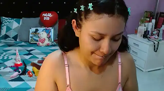 Snapshot of soniafuckboobs chatting on 02/26/25, 12:36 soniafuckboobs online show from 02/26/25, 12:36