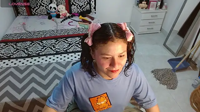 Snapshot of soniafuckboobs chatting on 10/07/25, 12:35 soniafuckboobs online show from 10/07/25, 12:35