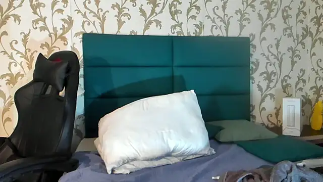 Snapshot of Michael_magno chatting on 12/02/24, 11:18 Michael magno online show from 12/02/24, 11:18