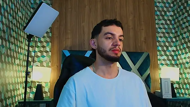 Michael magno online show from 11/04/25, 11:20