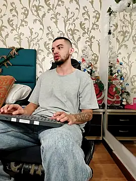 Snapshot of Michael_magno chatting on 01/08/26, 01:52 Michael magno online show from 01/08/26, 01:52