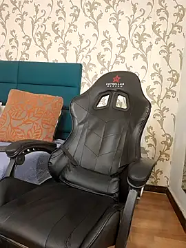 Snapshot of Michael_magno chatting on 02/14/26, 11:29 Michael magno online show from 02/14/26, 11:29