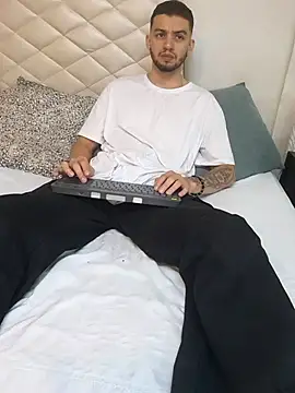 Snapshot of Michael_magno chatting on 02/20/26, 10:54 Michael magno online show from 02/20/26, 10:54