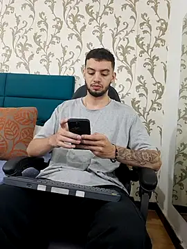 Snapshot of Michael_magno chatting on 02/24/26, 08:07 Michael magno online show from 02/24/26, 08:07