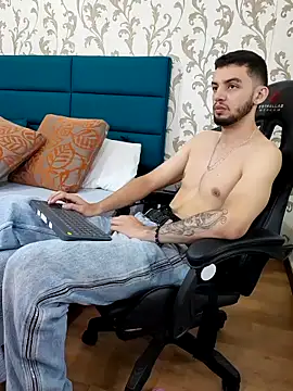 Snapshot of Michael_magno chatting on 02/28/26, 07:15 Michael magno online show from 02/28/26, 07:15