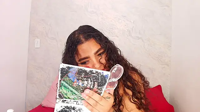 Snapshot of sofi_balvin chatting on 01/08/25, 07:34 sofi balvin online show from 01/08/25, 07:34