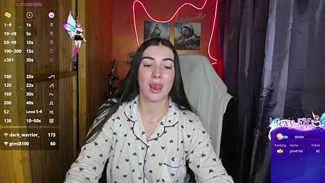 Snapshot of Fiery_Brunette_ chatting on 12/23/24, 12:35 Fiery Brunette  online show from 12/23/24, 12:35