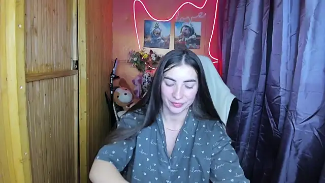 Snapshot of Fiery_Brunette_ chatting on 12/26/24, 02:22 Fiery Brunette  online show from 12/26/24, 02:22