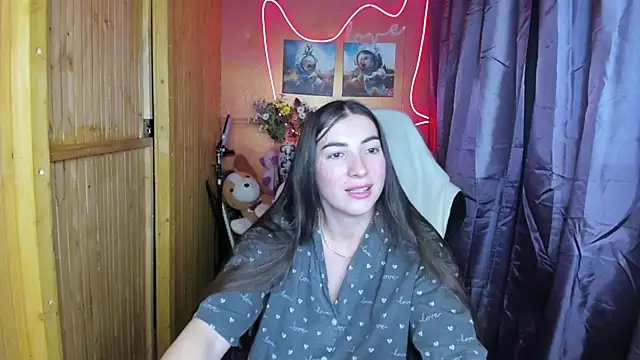 Snapshot of Fiery_Brunette_ chatting on 12/26/24, 11:54 Fiery Brunette  online show from 12/26/24, 11:54