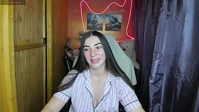 Snapshot of Fiery_Brunette_ chatting on 01/23/25, 05:21 Fiery Brunette  online show from 01/23/25, 05:21