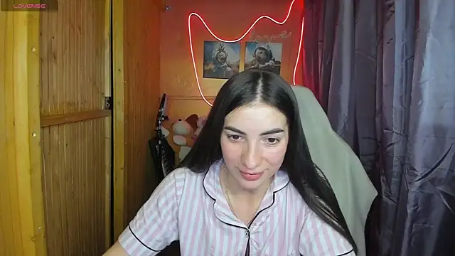 Snapshot of Fiery_Brunette_ chatting on 02/18/25, 03:54 Fiery Brunette  online show from 02/18/25, 03:54