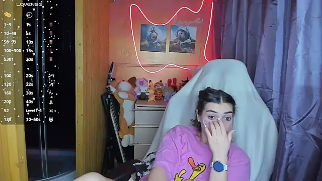 Snapshot of Fiery_Brunette_ chatting on 02/24/25, 06:47 Fiery Brunette  online show from 02/24/25, 06:47