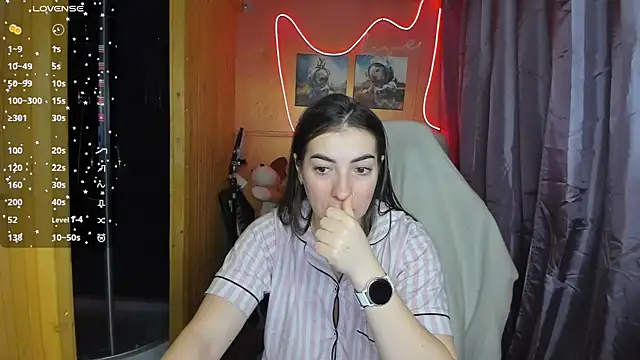 Snapshot of Fiery_Brunette_ chatting on 03/04/25, 05:21 Fiery Brunette  online show from 03/04/25, 05:21