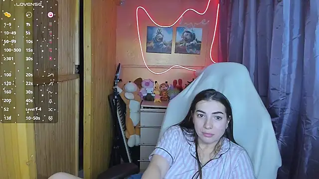 Snapshot of Fiery_Brunette_ chatting on 03/04/25, 08:24 Fiery Brunette  online show from 03/04/25, 08:24