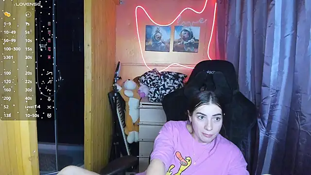 Snapshot of Fiery_Brunette_ chatting on 03/06/25, 01:35 Fiery Brunette  online show from 03/06/25, 01:35