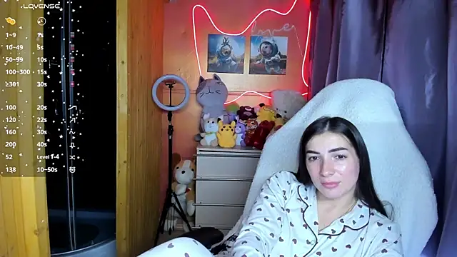 Snapshot of Fiery_Brunette_ chatting on 09/21/25, 11:12 Fiery Brunette  online show from 09/21/25, 11:12