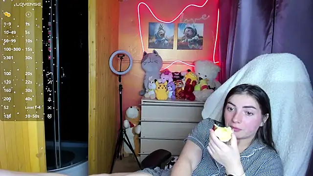 Snapshot of Fiery_Brunette_ chatting on 10/12/25, 02:27 Fiery Brunette  online show from 10/12/25, 02:27