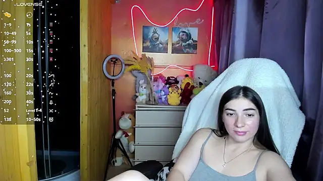 Fiery Brunette  online show from 11/21/25, 12:59