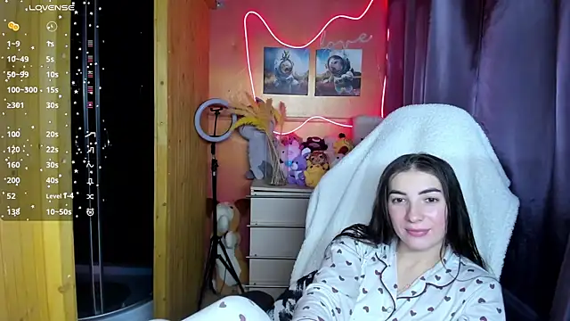 Fiery Brunette  online show from 12/03/25, 10:13