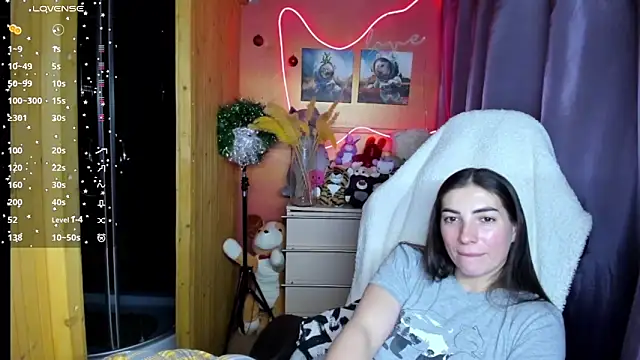 Fiery Brunette  online show from 01/13/26, 04:23