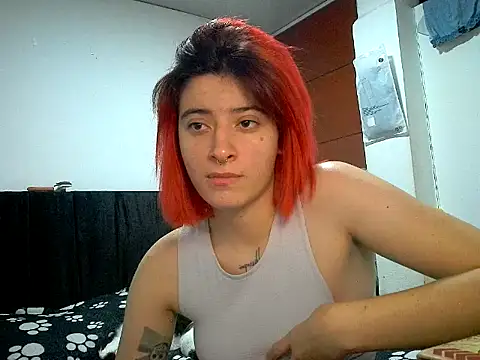 Snapshot of Mia_foster1 chatting on 06/17/26, 05:32 Mia foster1 online show from 06/17/26, 05:32
