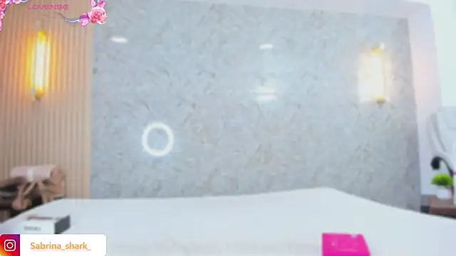 Snapshot of sabrina_shark_ chatting on 10/25/25, 03:03 sabrina shark online show from 10/25/25, 03:03