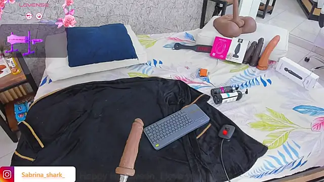 Snapshot of sabrina_shark_ chatting on 11/10/25, 02:54 sabrina shark online show from 11/10/25, 02:54